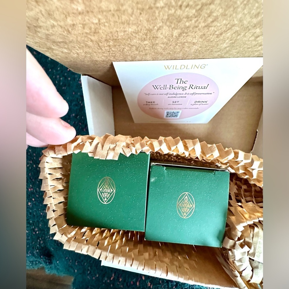 🎸WILDLING🎸🔥NWT🔥Smoothing Aura Detox Body Mist & Aura Body Toning Oil—4 Bottles - Picture 12 of 16